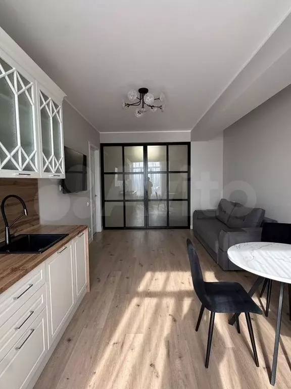 2-к. квартира, 55 м, 3/7 эт. - Фото 0