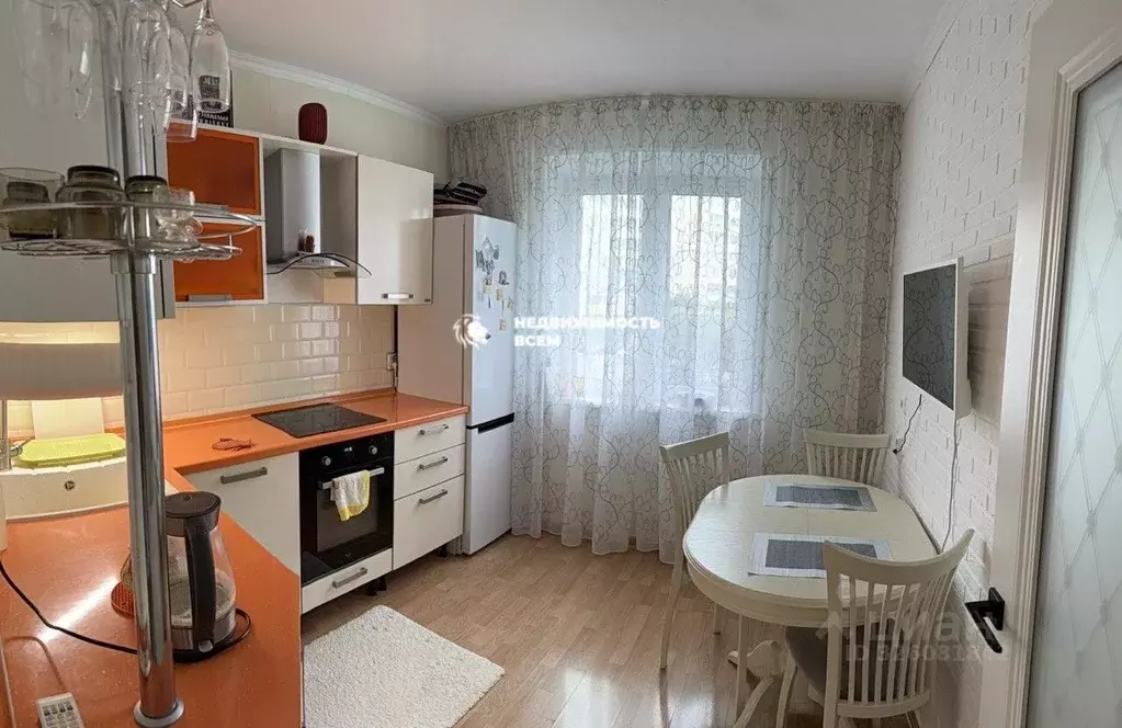 3-к кв. Челябинская область, Челябинск ул. Скульптора Головницкого, 28 ... - Фото 1