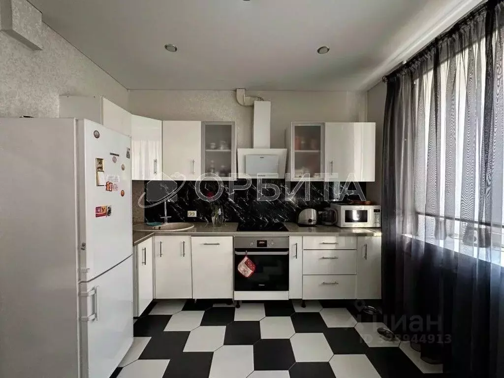 2-к кв. Тюменская область, Тюмень ул. Бориса Житкова, 6 (59.9 м) - Фото 2