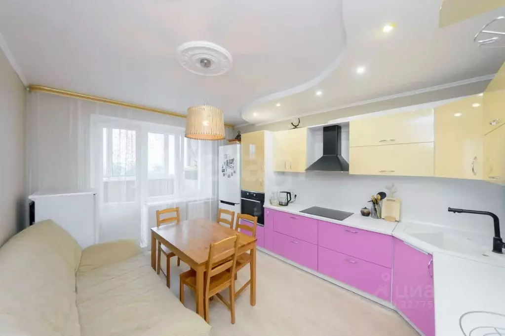 3-к кв. Тюменская область, Тюмень Широтная ул., 190 (90.0 м) - Фото 1