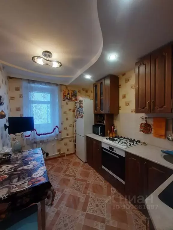 3-к кв. Курганская область, Курган Заозерный жилрайон, 2-й мкр, 3 ... - Фото 0