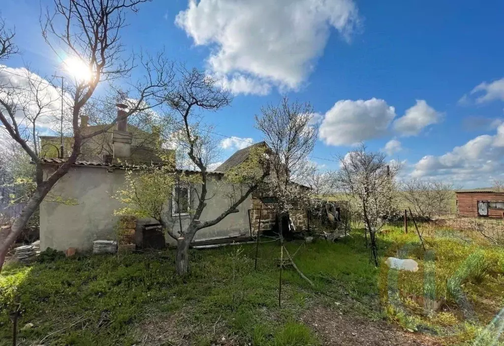 Дом в Крым, Сакский район, Суворовское с/пос, Оазис СНТ ул. Вишневая ... - Фото 0
