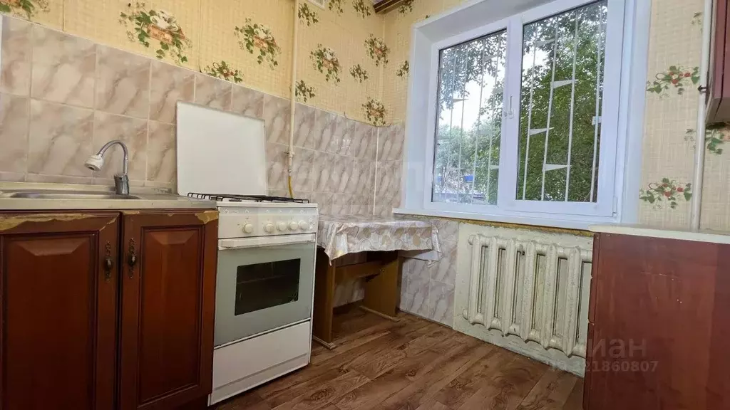 1-к кв. Оренбургская область, Оренбург Братская ул., 3 (30.4 м) - Фото 1