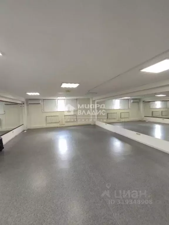 Помещение свободного назначения в Омская область, Омск просп. Карла ... - Фото 1