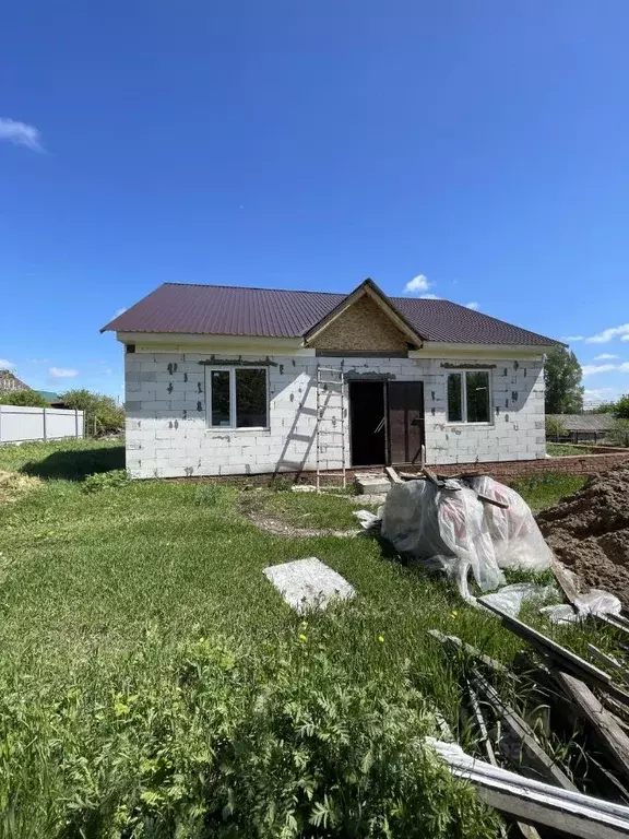 Дом в Саратовская область, с. Александровка ул. Привокзальная (88 м) - Фото 1