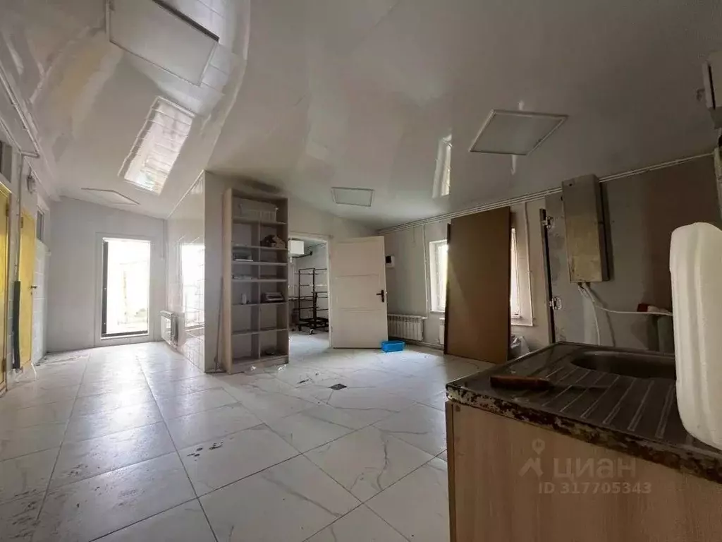 Помещение свободного назначения в Татарстан, Набережные Челны ул. ... - Фото 0