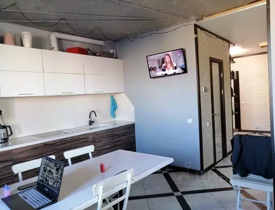 4-к кв. Красноярский край, Красноярск 6-я Полярная ул., 2А (85.0 м) - Фото 1