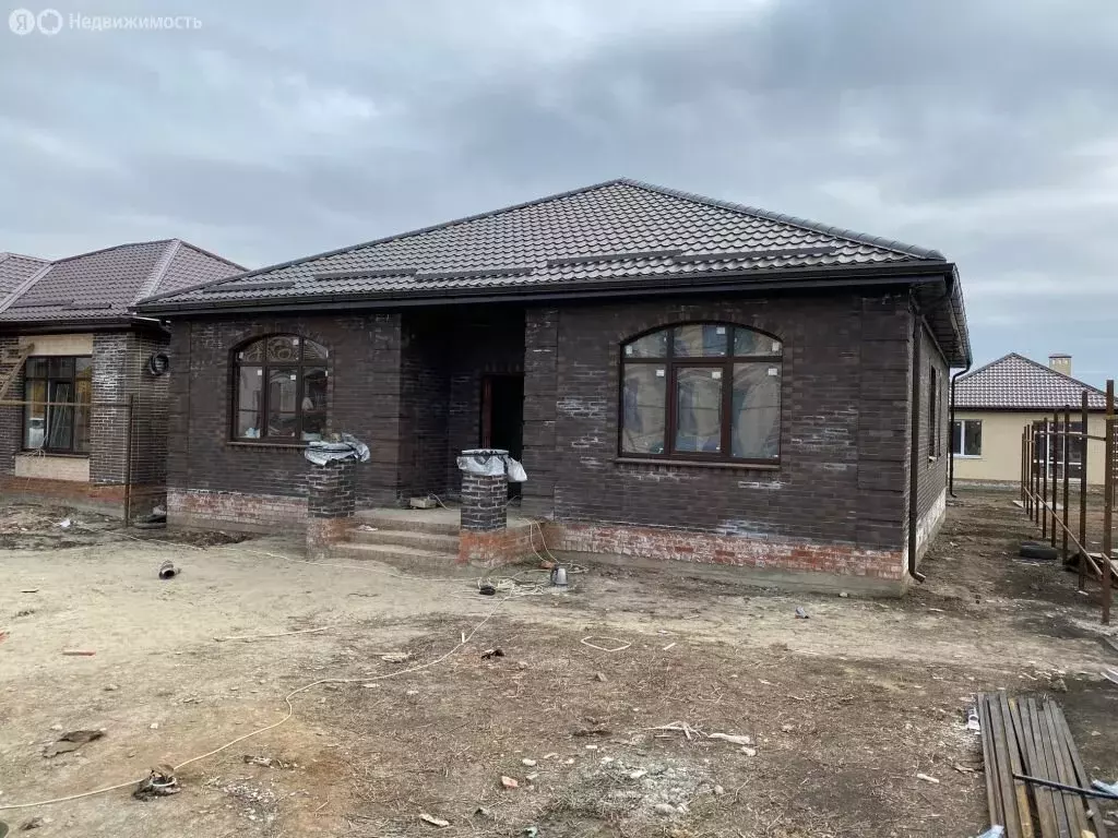 Дом в Ростов-на-Дону, Сосновая улица (155 м) - Фото 0