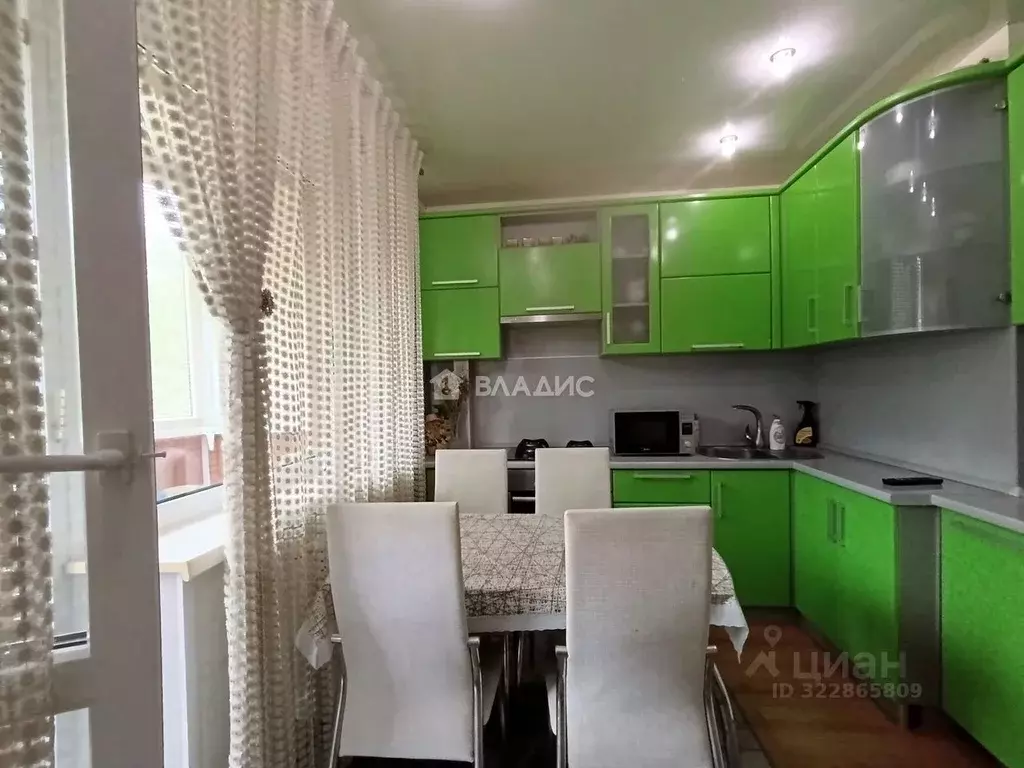 3-к кв. Белгородская область, Шебекино Парковая ул., 11 (68.9 м) - Фото 1