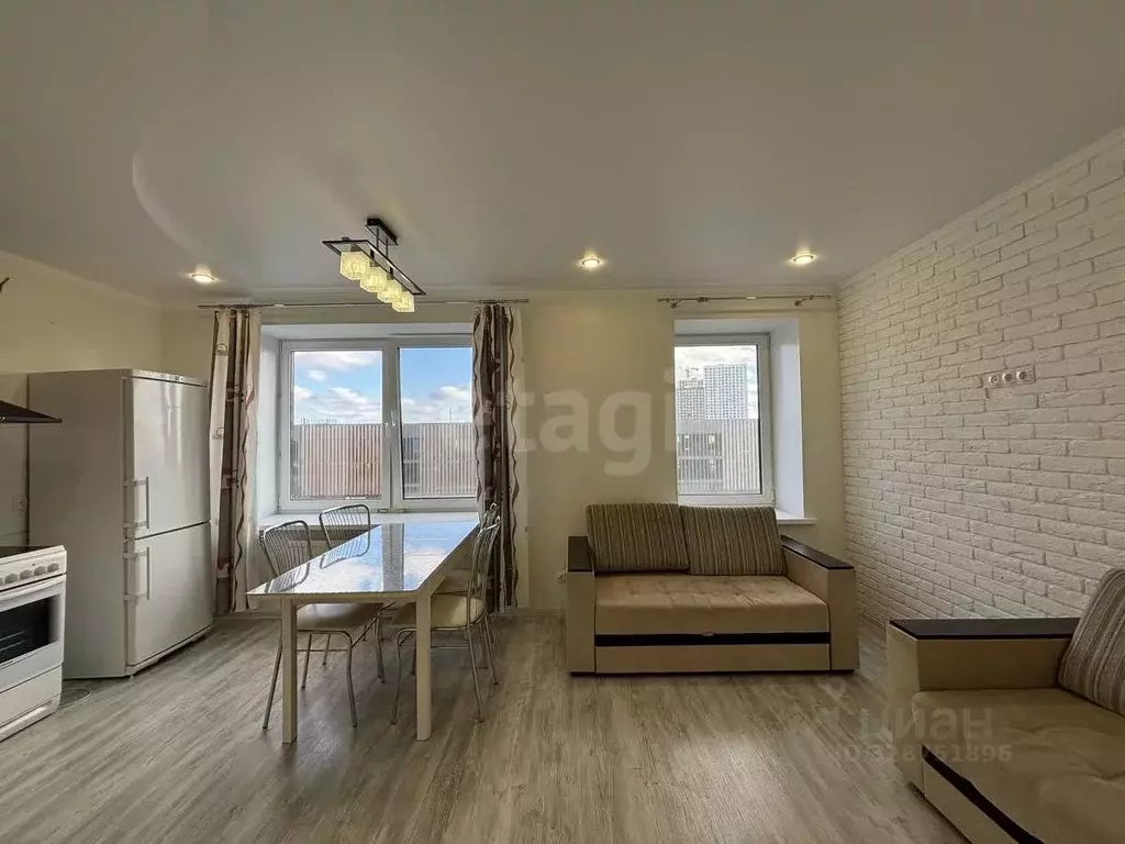 2-к кв. Тюменская область, Тюмень ул. Ю.-Р.Г. Эрвье, 32 (72.0 м) - Фото 2