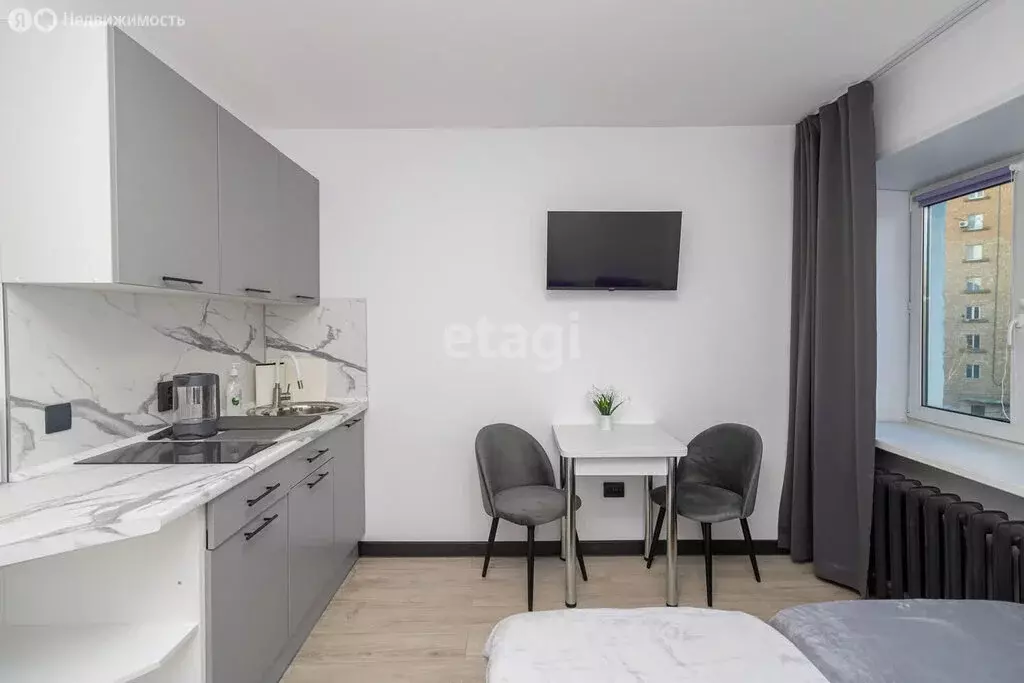 Квартира-студия: Тюмень, улица Мельникайте, 83 (18.4 м) - Фото 2