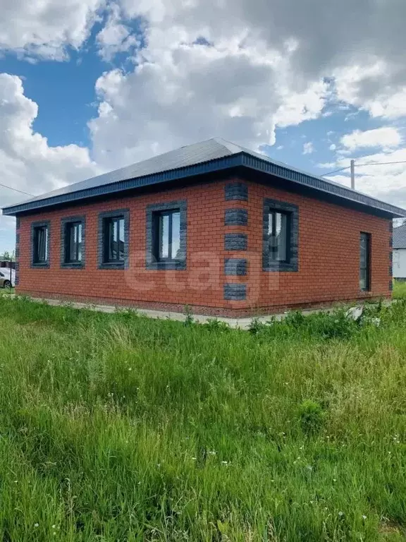 Дом в Башкортостан, Уфимский район, Таптыковский сельсовет, с. ... - Фото 1