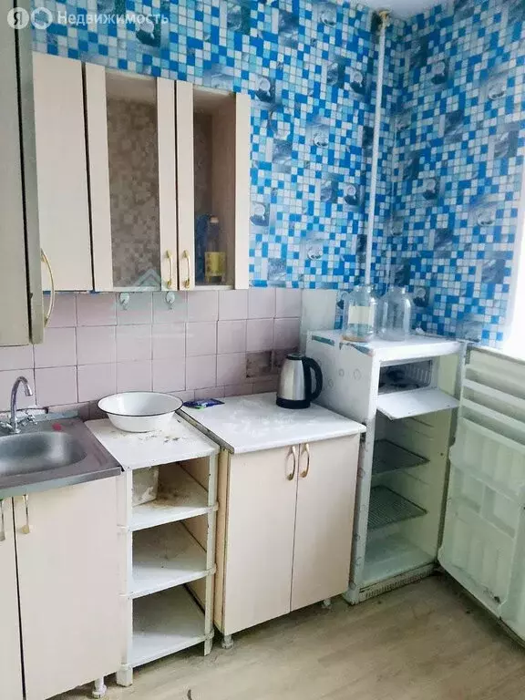 3-комнатная квартира: Абакан, улица Пушкина, 113 (57.2 м) - Фото 0
