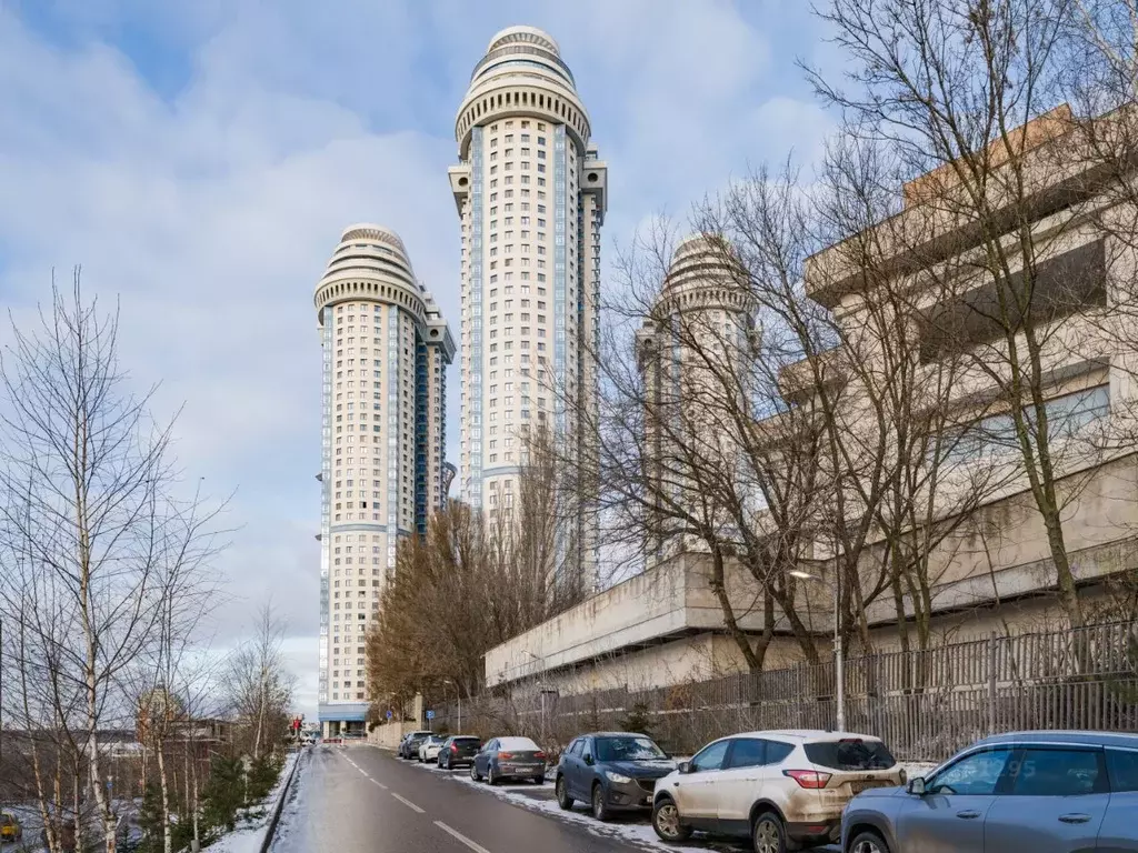 4-к кв. Москва Мосфильмовская ул., 70к1 (185.4 м) - Фото 1