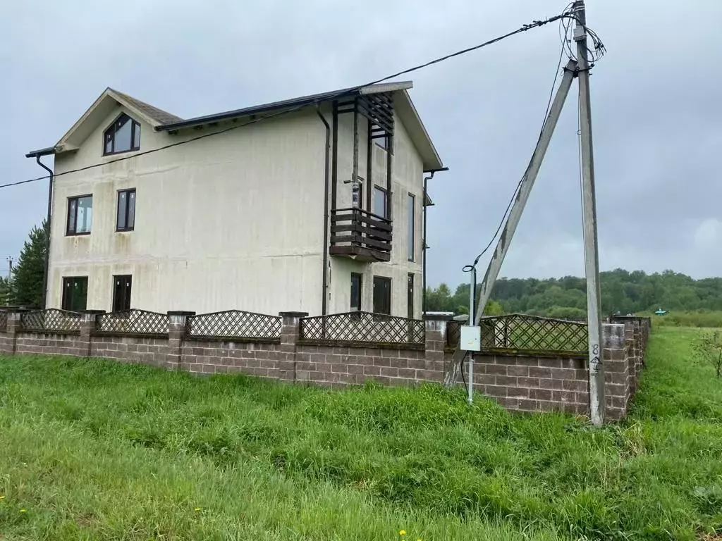 Дом в Московская область, Волоколамский городской округ, д. Валуйки ... - Фото 1