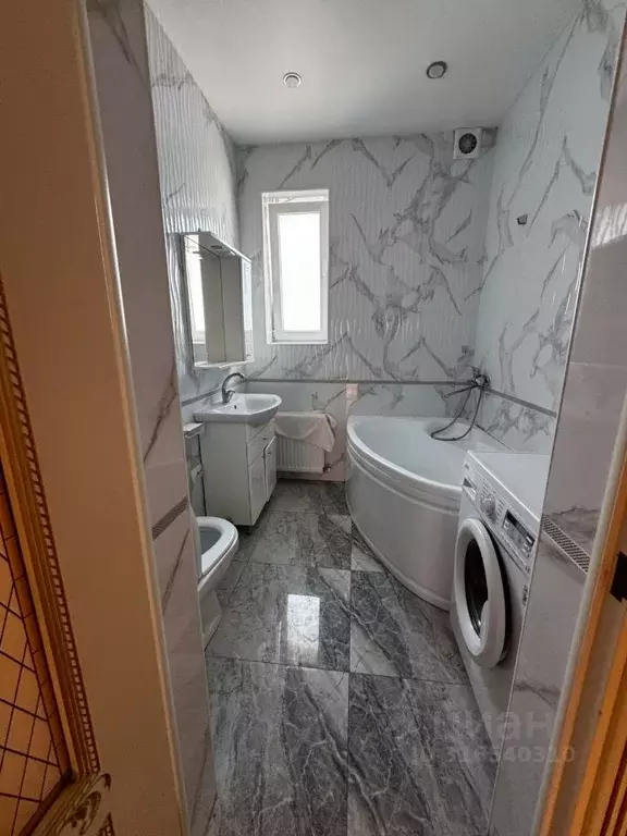 Дом в Крым, Симферопольский район, Молодежное пгт ул. Ягодная (120 м) - Фото 1