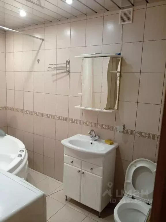 3-к кв. Новгородская область, Великий Новгород Озерная ул., 10 (90.0 ... - Фото 1