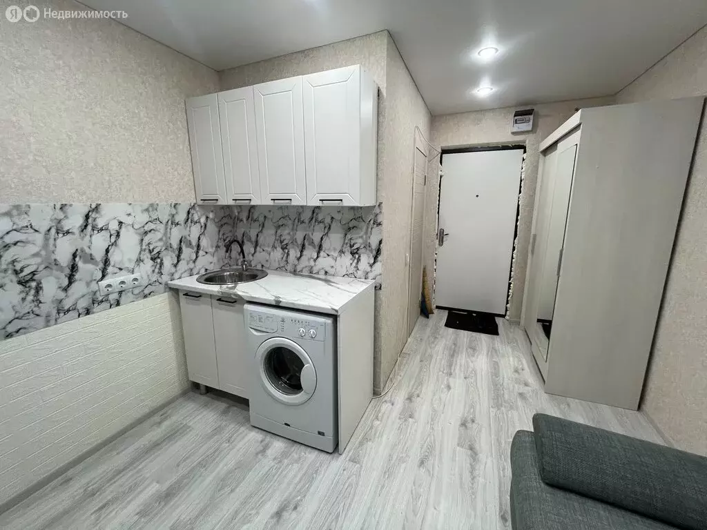 Квартира-студия: Чебоксары, улица Декабристов, 20к1 (12 м) - Фото 1