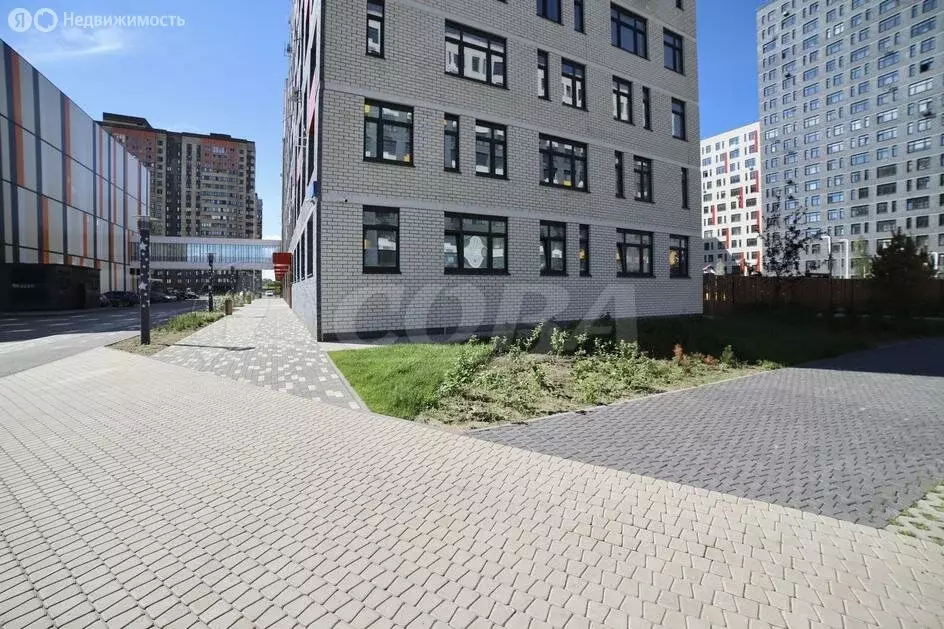 Квартира-студия: Тюмень, улица Тимофея Чаркова, 87 (26.5 м) - Фото 2