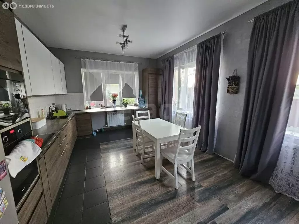 Дом в Ростов-на-Дону, Каштановая улица (231 м) - Фото 0