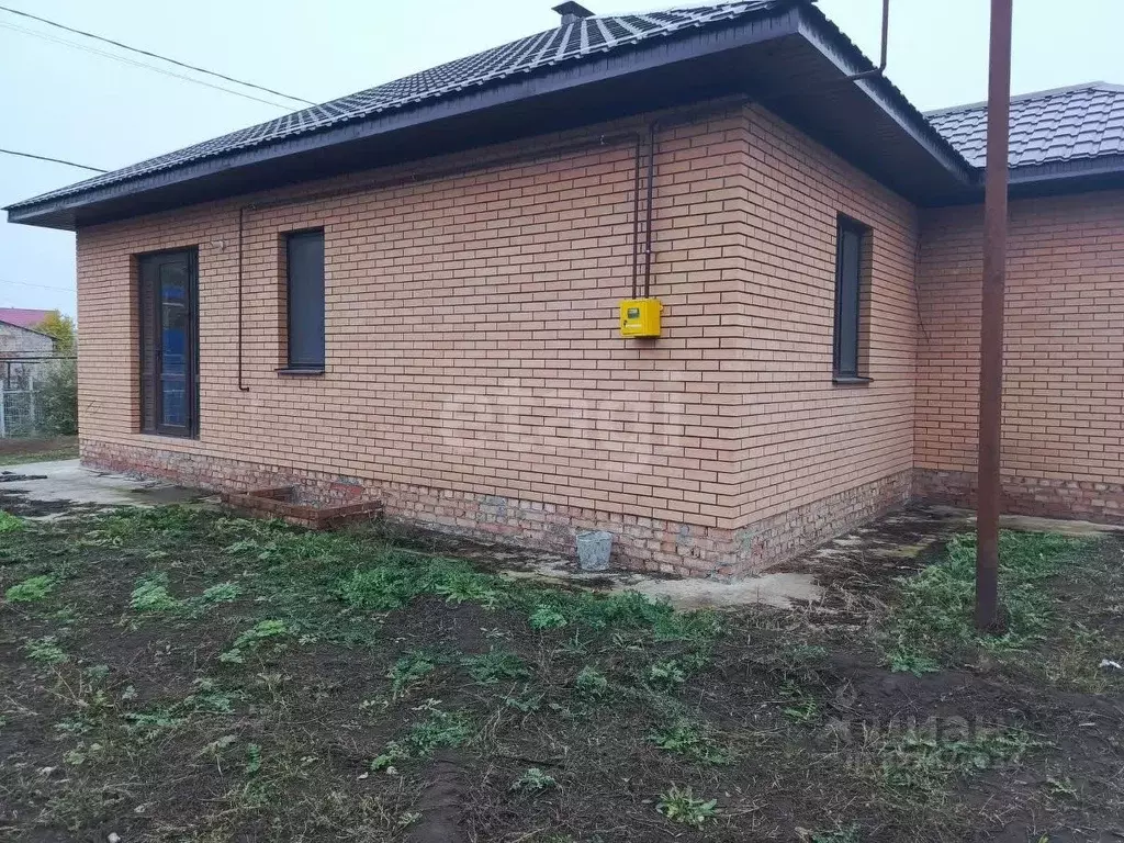 Дом в Саратовская область, Маркс ул. 2-я Прибрежная, 7 (105 м) - Фото 1