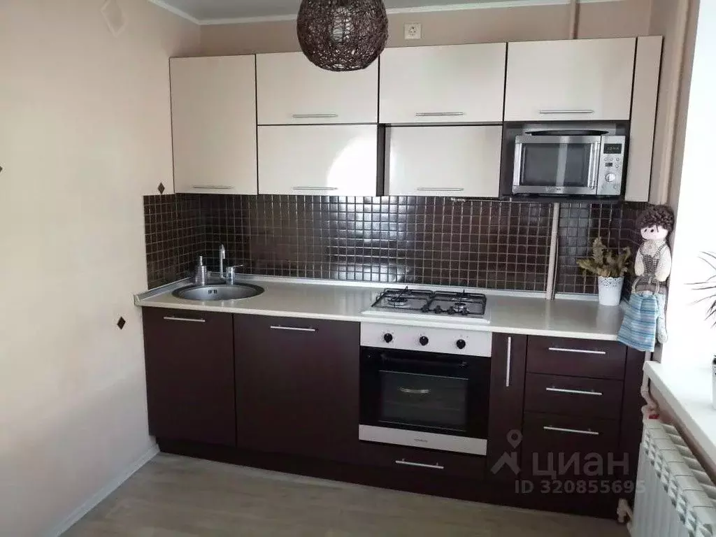 3-к кв. Омская область, Любинский рп ул. Почтовая, 7 (63.0 м) - Фото 2