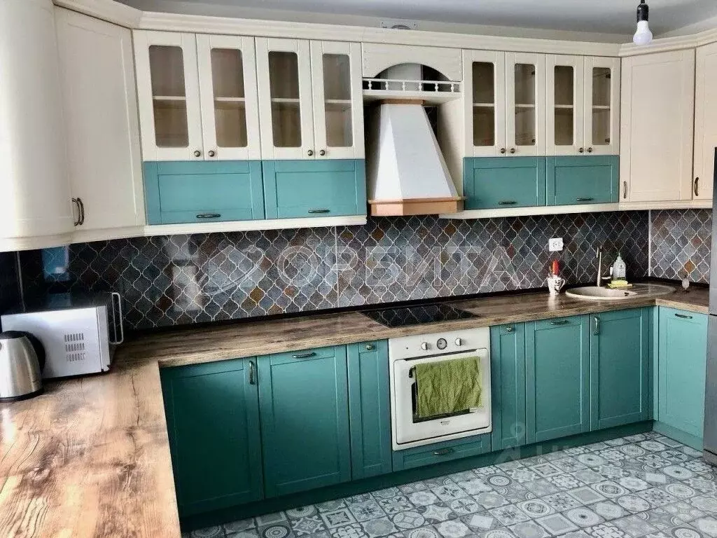 3-к кв. Тюменская область, Тюмень ул. Федюнинского, 64 (109.0 м) - Фото 2