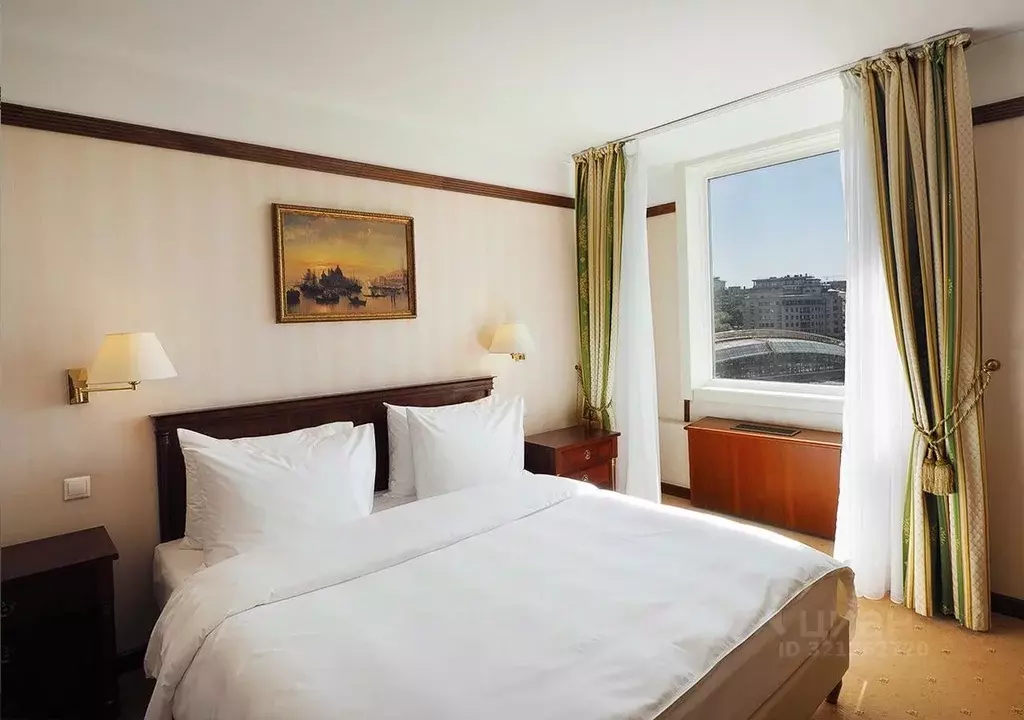 Комната Москва пл. Евразии, 2 (50.0 м) - Фото 1