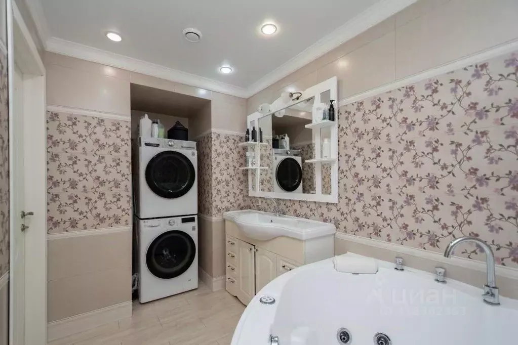 4-к кв. Иркутская область, Иркутск ул. Красный Путь, 72/4 (129.7 м) - Фото 0
