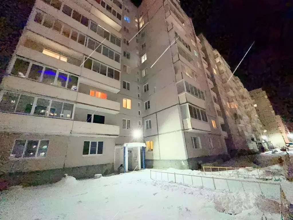 1-к кв. Свердловская область, Первоуральск ул. Емлина, 21 (35.0 м) - Фото 1