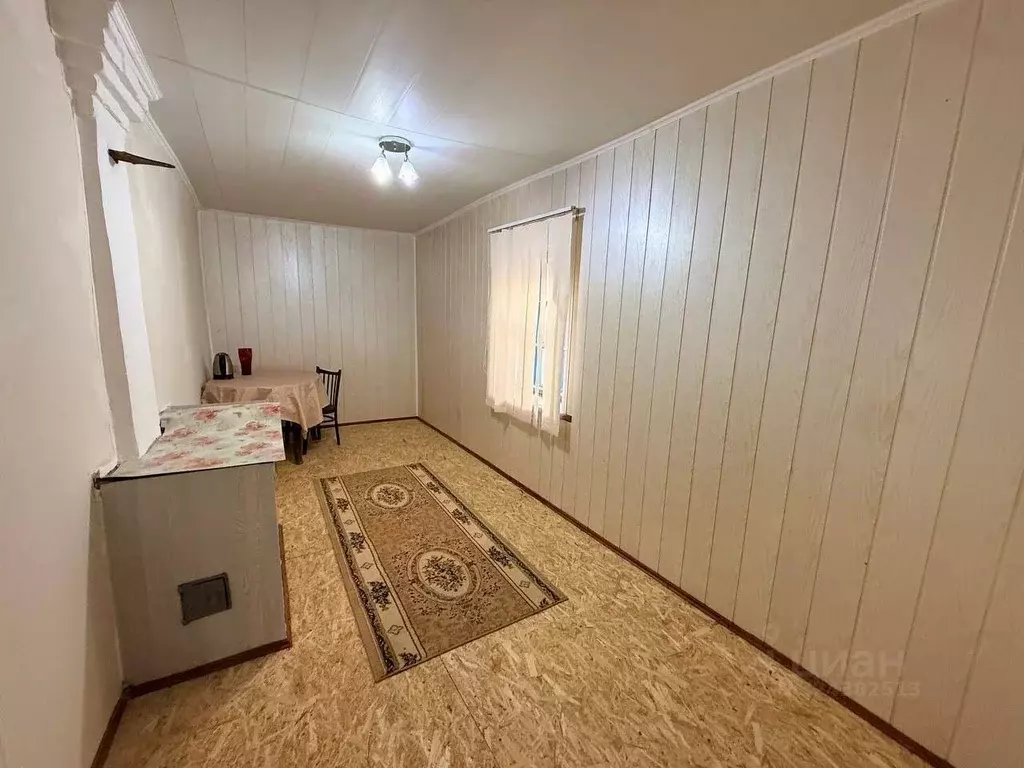 Дом в Крым, Кировский район, Первомайское с/пос, с. Первомайское ул. ... - Фото 1