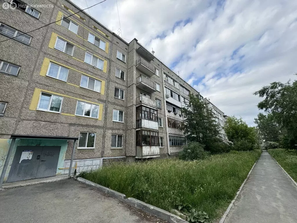 3-комнатная квартира: Березники, улица Черняховского, 38 (63.2 м) - Фото 1