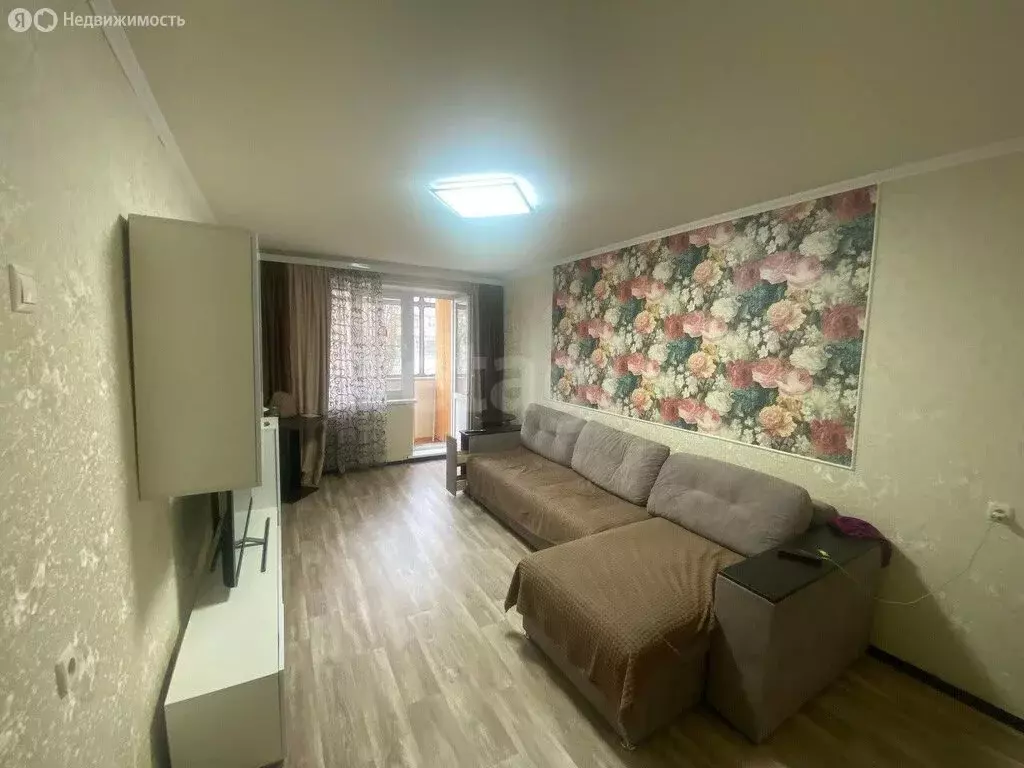 3-комнатная квартира: Старый Оскол, микрорайон Весенний, 9 (62 м) - Фото 2