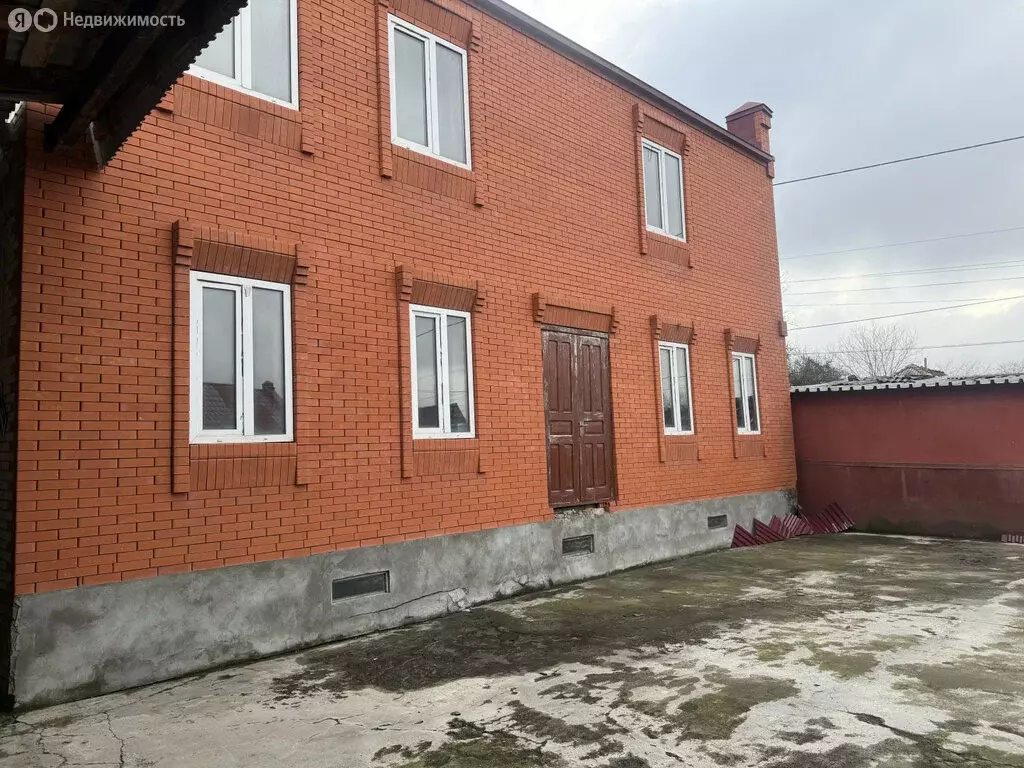 Дом в село Сунжа, улица Чкалова, 23А (135 м) - Фото 1