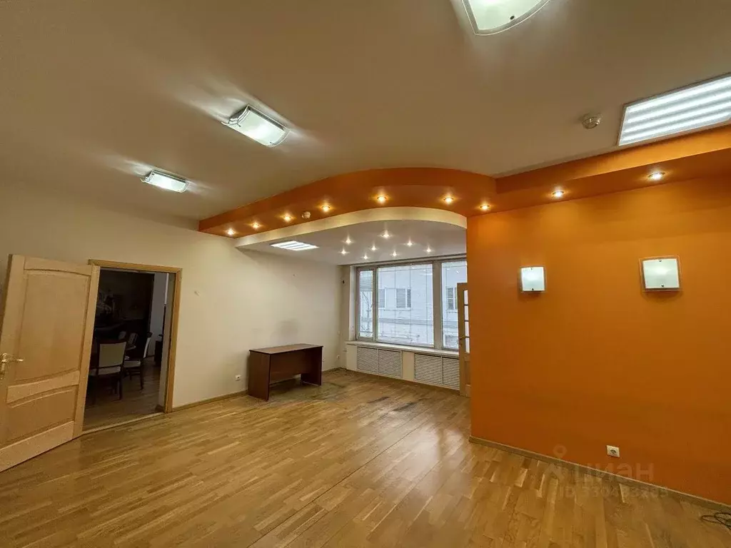 Офис в Коми, Сыктывкар ул. Ленина, 48 (102 м) - Фото 1