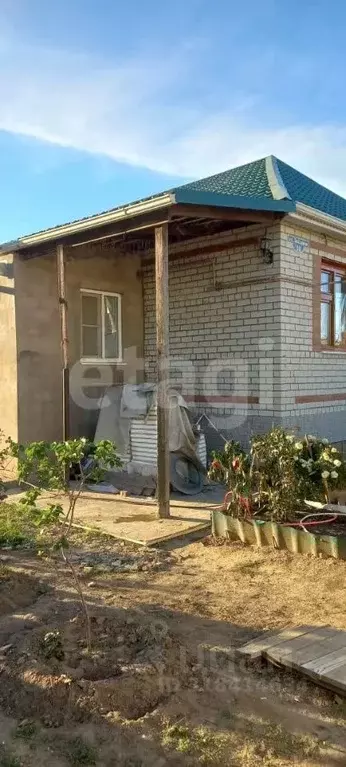 Дом в Астраханская область, с. Красный Яр ул. Звездная, 10 (127 м) - Фото 1