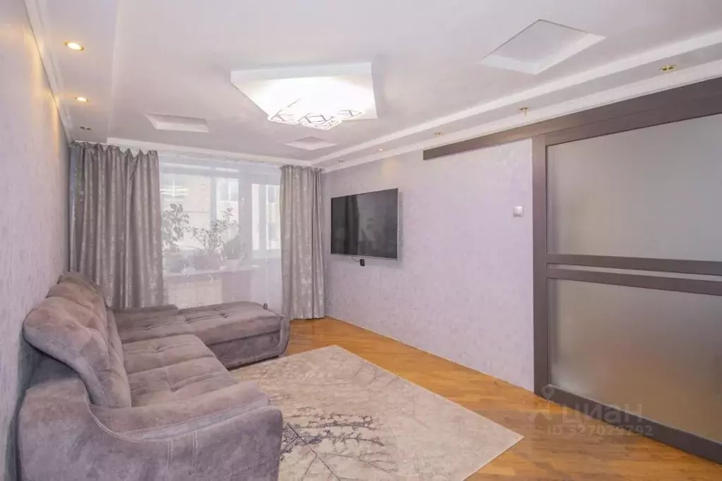 3-к кв. Свердловская область, Екатеринбург ул. Изоплитная, 11 (62.0 м) - Фото 1