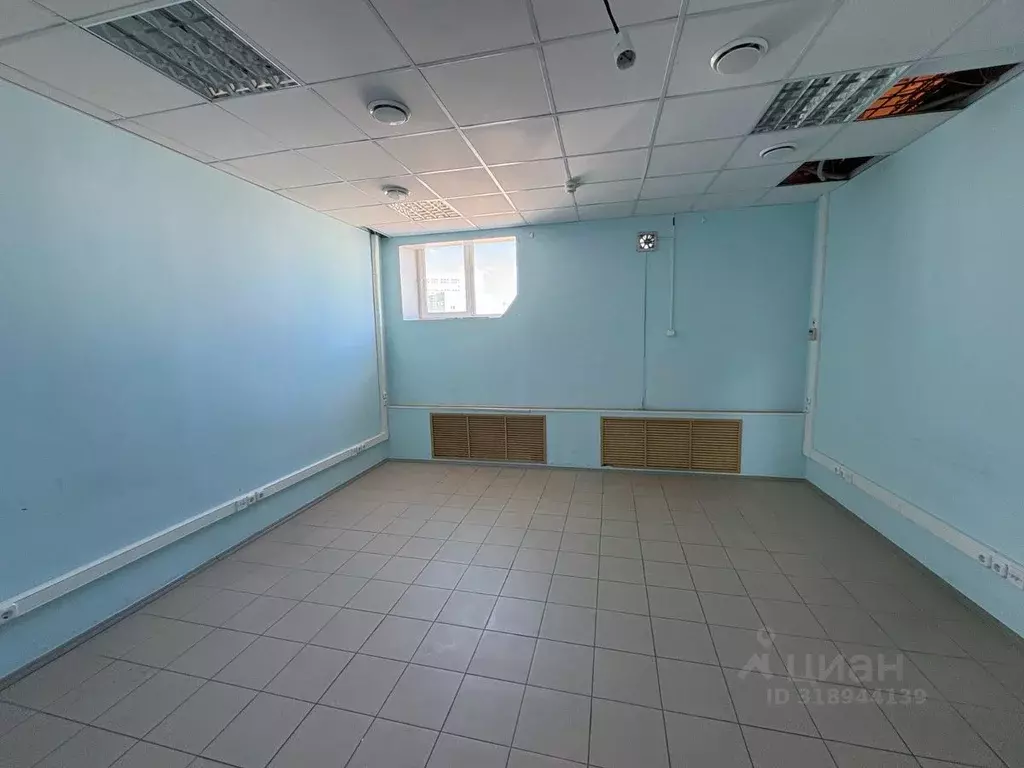 Помещение свободного назначения в Калужская область, Калуга ул. ... - Фото 0