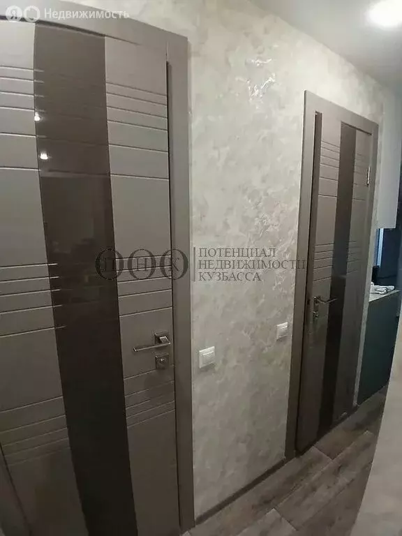 3-комнатная квартира: Кемерово, Ленинградский проспект, 41 (63 м) - Фото 2