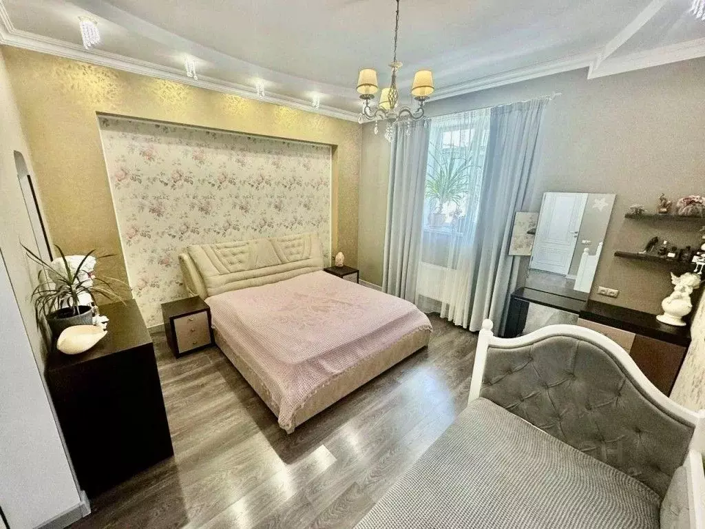 3-к кв. Крым, Симферополь ул. Генерала Яременко, 29 (66.0 м) - Фото 1