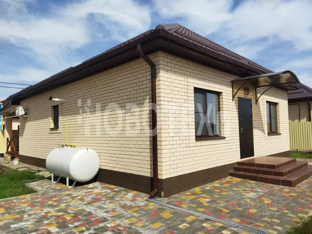 Дом в Краснодарский край, Динской район, Новотитаровская ст-ца ул. ... - Фото 1