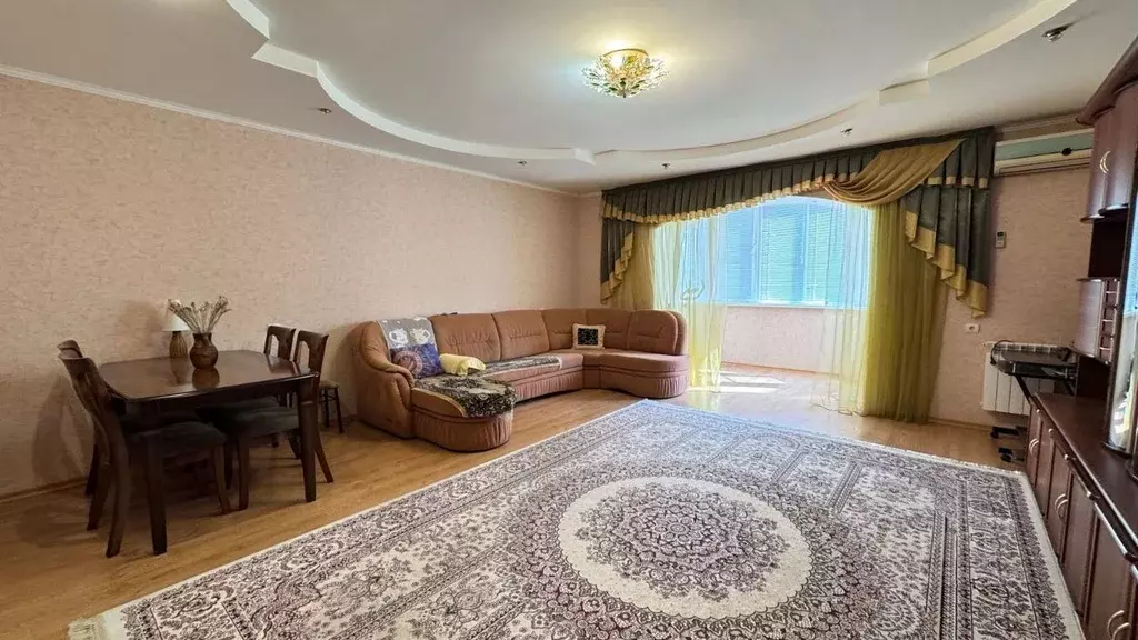 2-к кв. Астраханская область, Астрахань Ленинский пер., 5 (80.0 м) - Фото 0