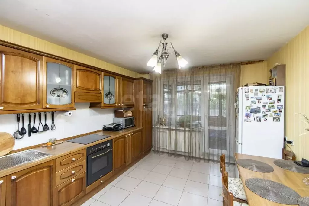 3-к кв. Тюменская область, Тюмень ул. Малыгина, 8 (91.0 м) - Фото 1