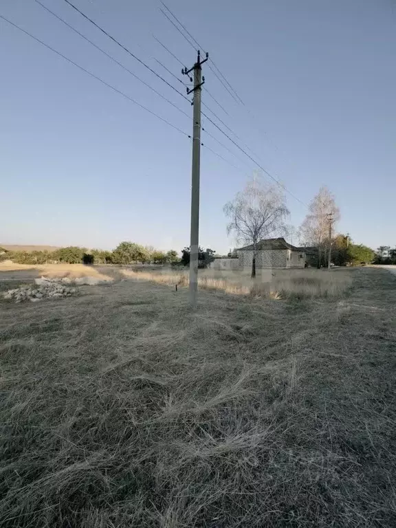 Участок в Крым, Белогорский район, с. Васильевка ул. Объездная, 25 ... - Фото 0