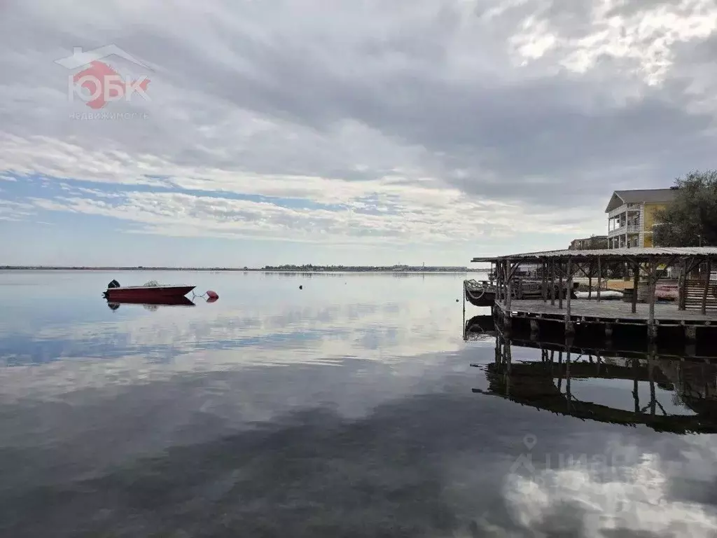 Дом в Крым, Сакский район, Штормовское с/пос, с. Поповка ул. Рыбалко, ... - Фото 1
