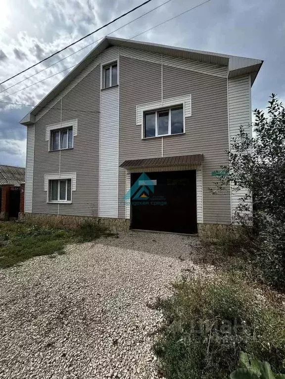 Дом в Оренбургская область, Оренбург ул. 9-я Линия, 22 (320 м) - Фото 1