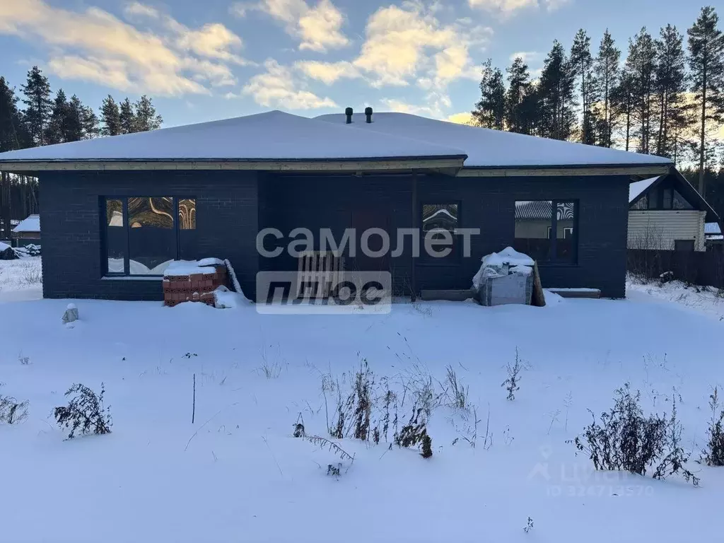 Дом в Коми, Сыктывкар городской округ, Верхняя Максаковка пгт ул. ... - Фото 1