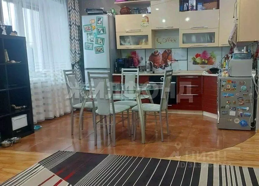 3-к кв. Хакасия, Абакан Аскизская ул., 158А (86.8 м) - Фото 0