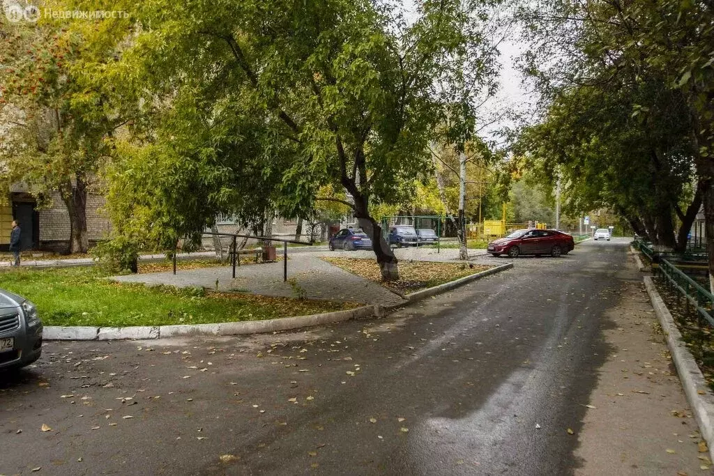 3-комнатная квартира: Тюмень, улица Мельникайте, 48 (63 м) - Фото 1