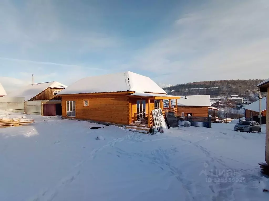 Дом в Иркутская область, Иркутский муниципальный округ, с. Смоленщина ... - Фото 1